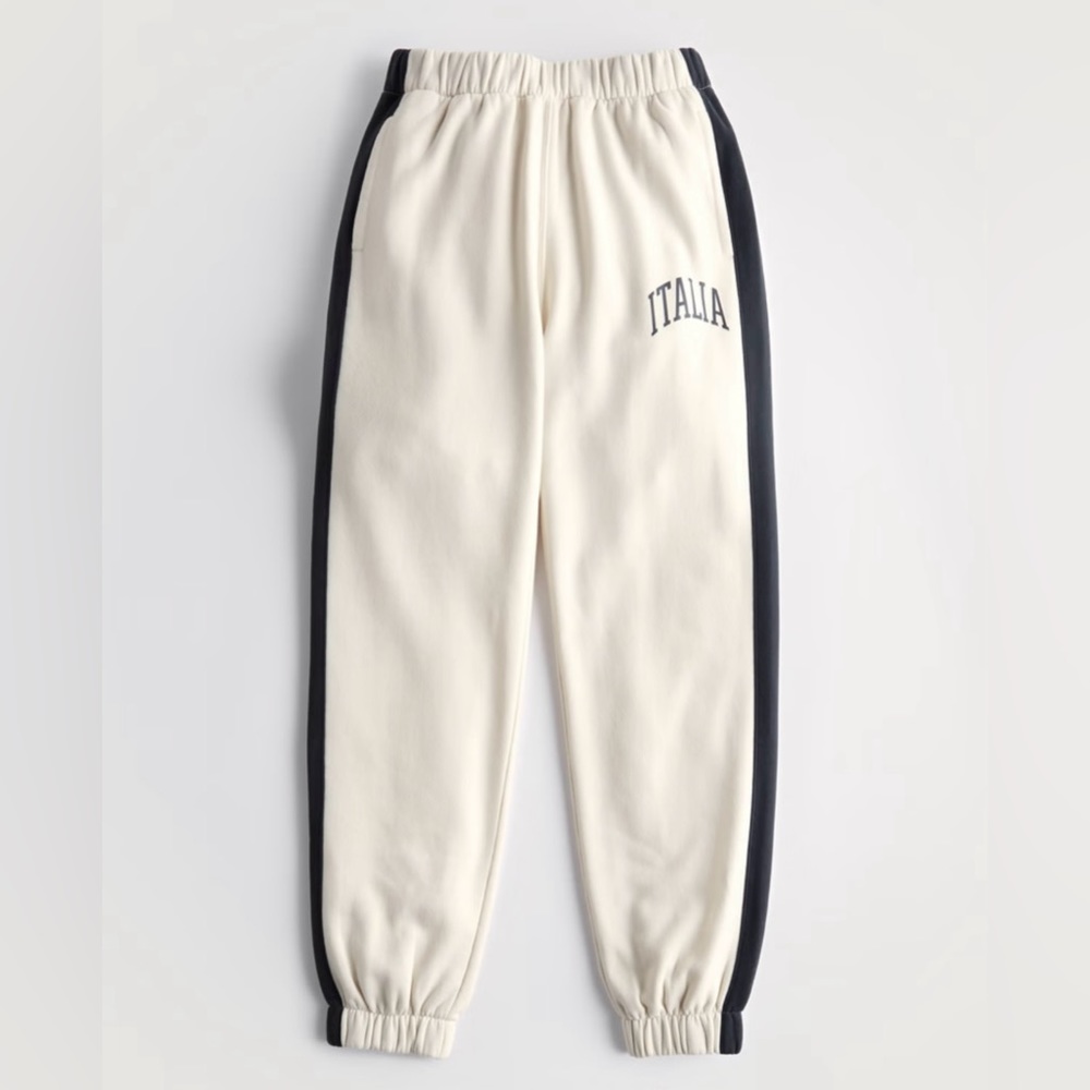 Hollister ULTRA HIGH-RISE GRAPHIC DAD JOGGERS, Italia, Cream
